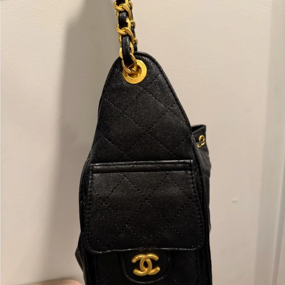 CHANEL 25 Small Black Quilted Leather Shoulder Bag with Gold Hardware and Chain - Picture 2 of 4